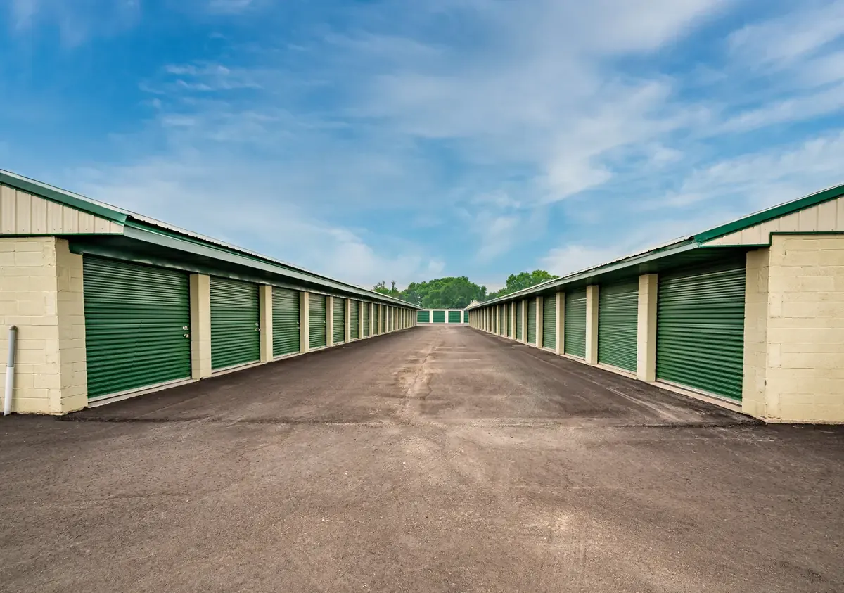 Drive Aisle KO Storage of Amery, WI